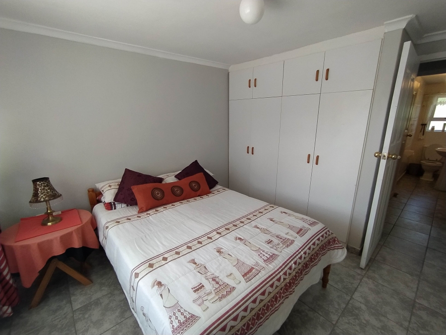 6 Bedroom Property for Sale in De Kelders Western Cape